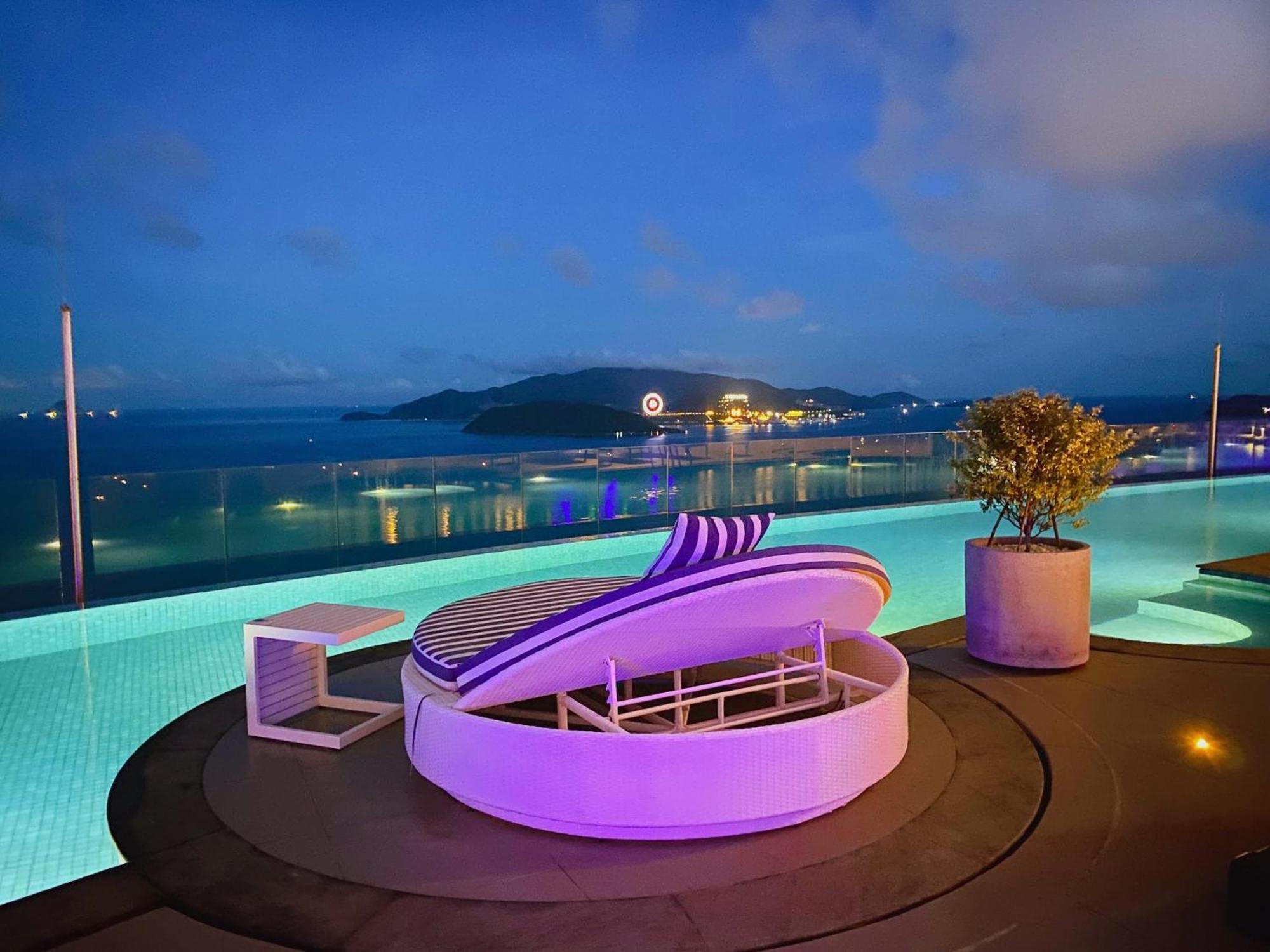 Coastal Panorama Oceanfront Suites Nha Trang Buitenkant foto