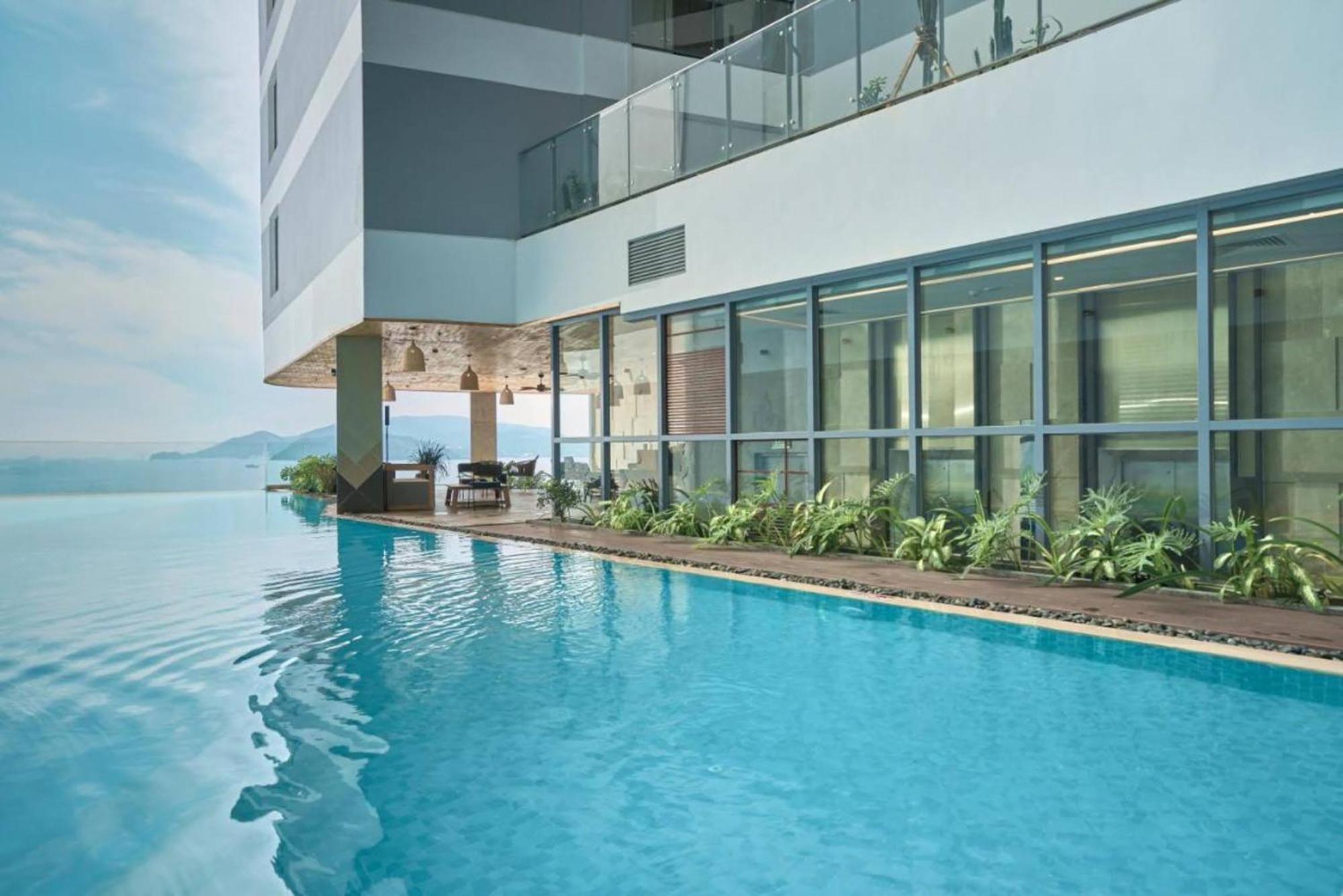Coastal Panorama Oceanfront Suites Nha Trang Buitenkant foto