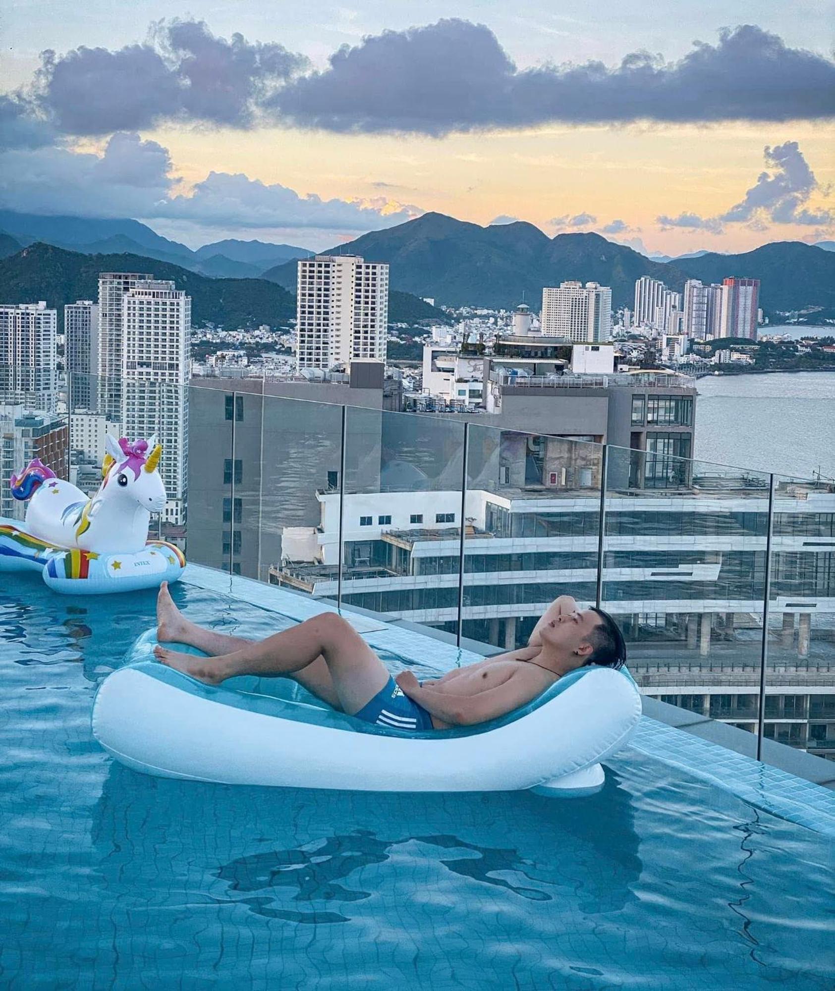 Coastal Panorama Oceanfront Suites Nha Trang Buitenkant foto