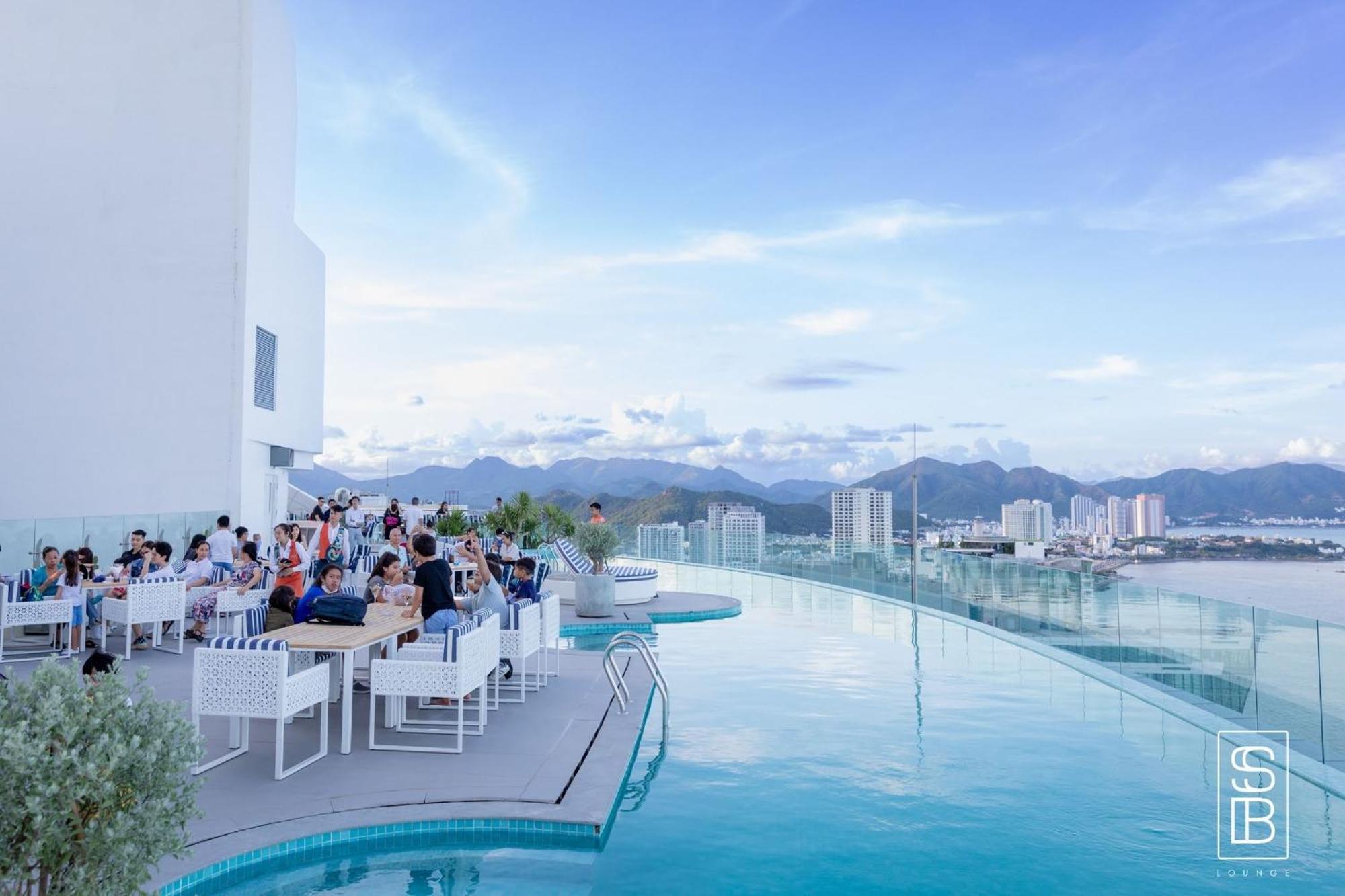 Coastal Panorama Oceanfront Suites Nha Trang Buitenkant foto