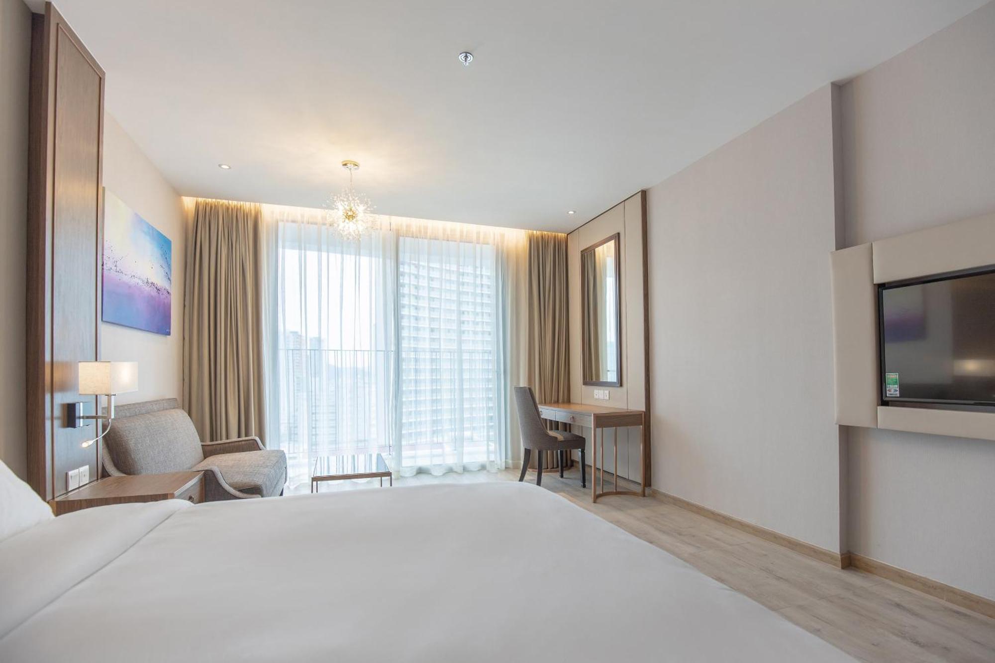 Coastal Panorama Oceanfront Suites Nha Trang Buitenkant foto