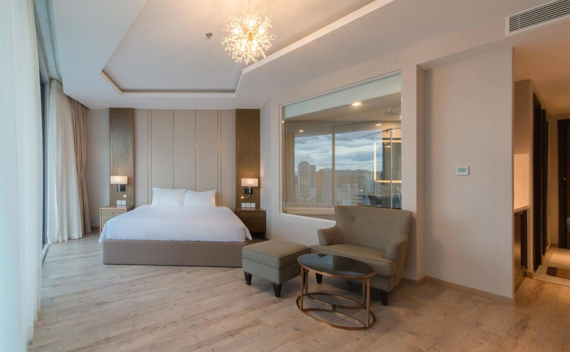 Coastal Panorama Oceanfront Suites Nha Trang Buitenkant foto