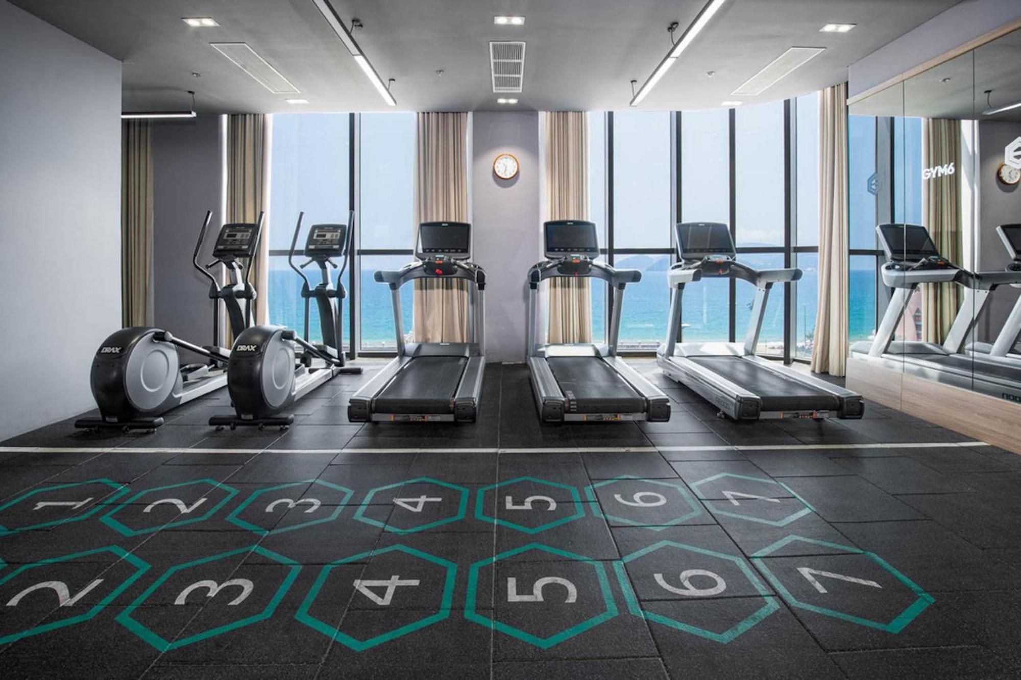 Coastal Panorama Oceanfront Suites Nha Trang Buitenkant foto