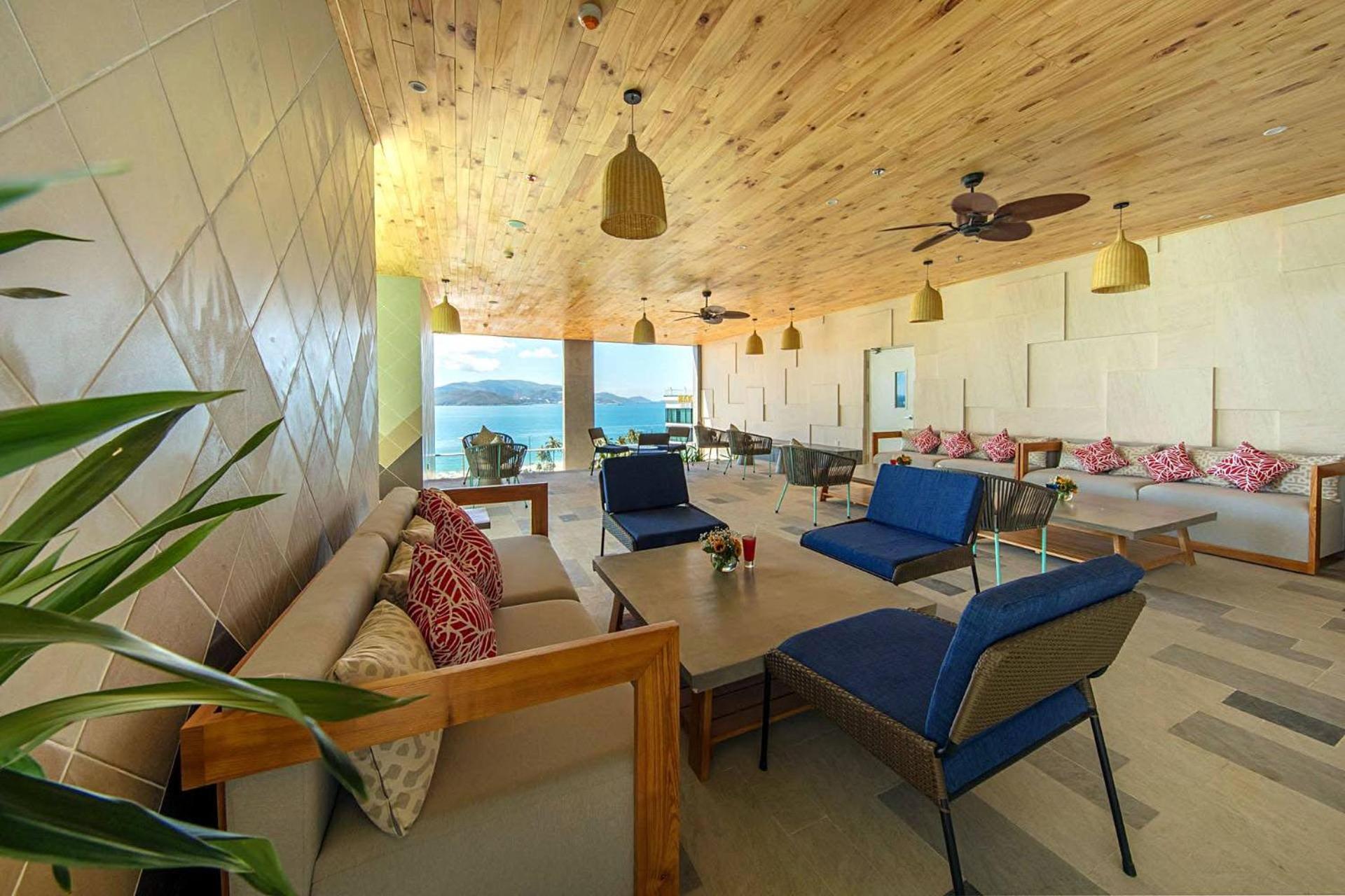 Coastal Panorama Oceanfront Suites Nha Trang Buitenkant foto