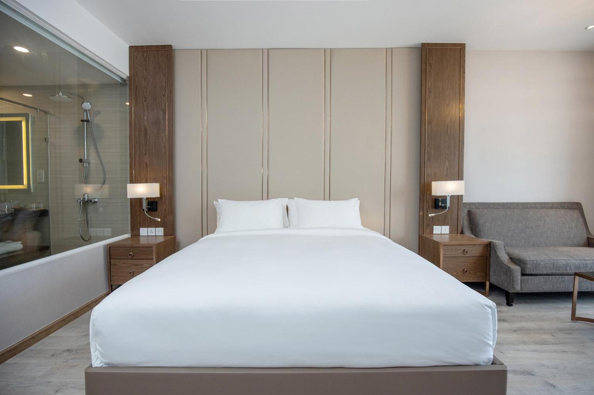 Coastal Panorama Oceanfront Suites Nha Trang Buitenkant foto