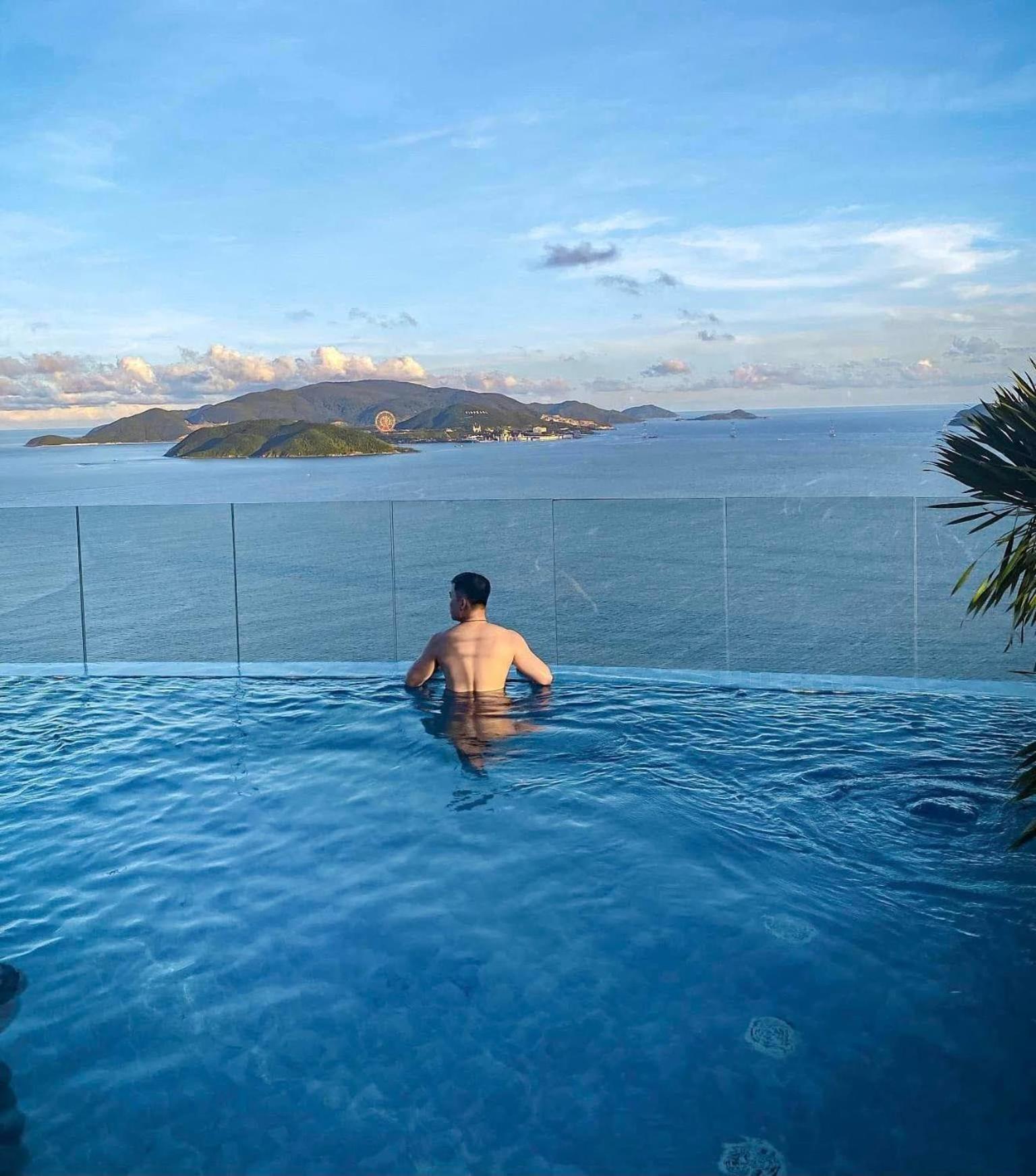 Coastal Panorama Oceanfront Suites Nha Trang Buitenkant foto