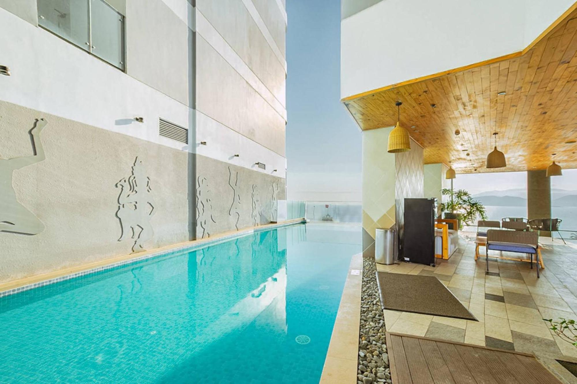 Coastal Panorama Oceanfront Suites Nha Trang Buitenkant foto