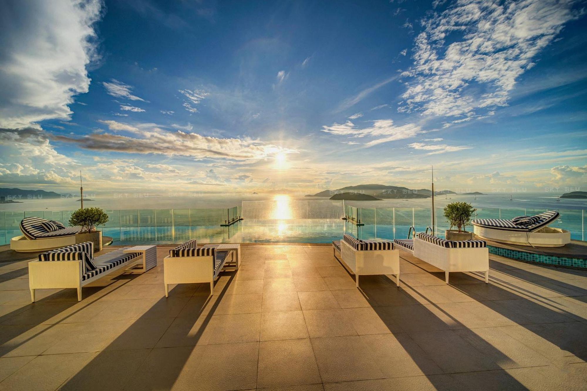 Coastal Panorama Oceanfront Suites Nha Trang Buitenkant foto
