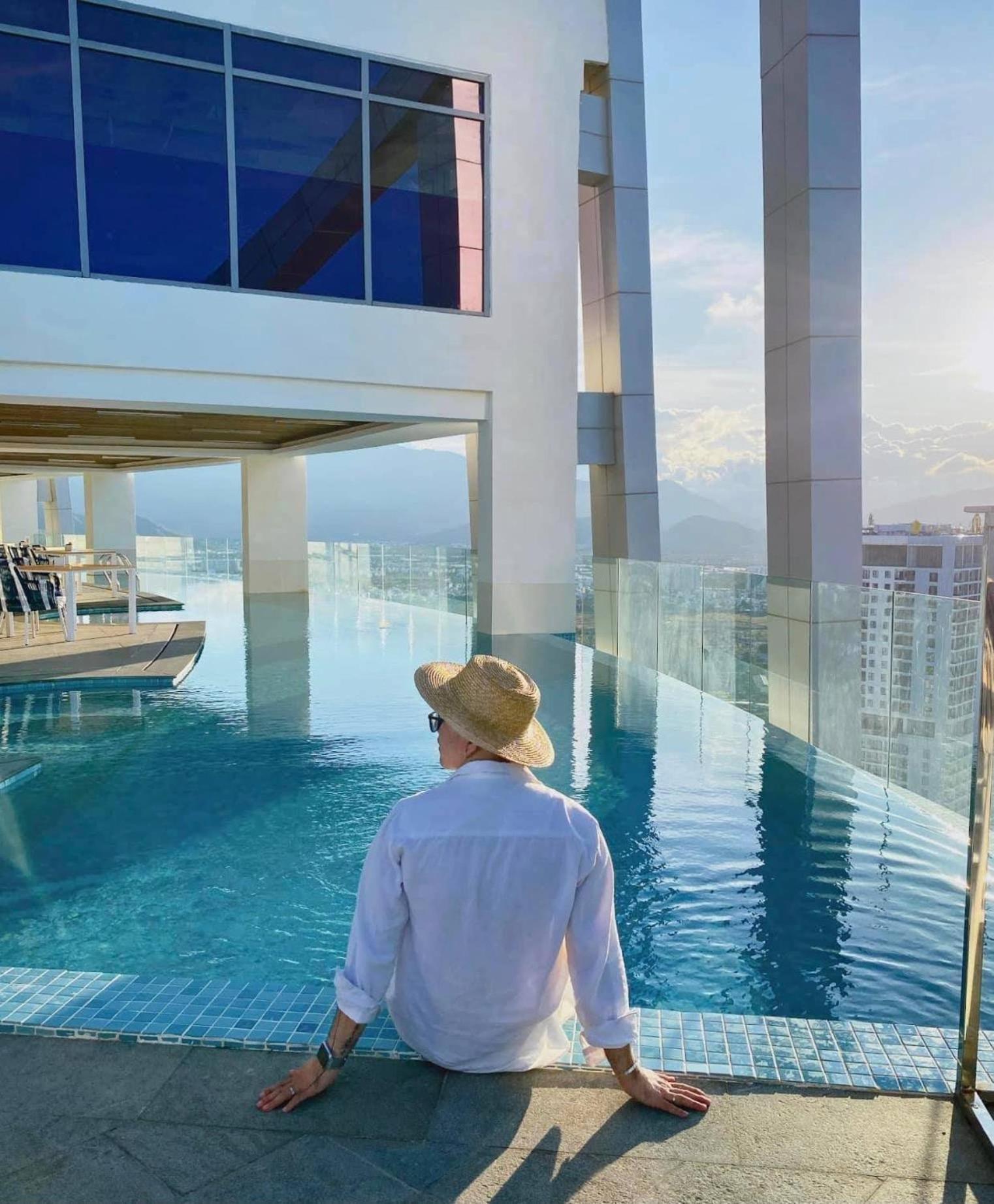 Coastal Panorama Oceanfront Suites Nha Trang Buitenkant foto