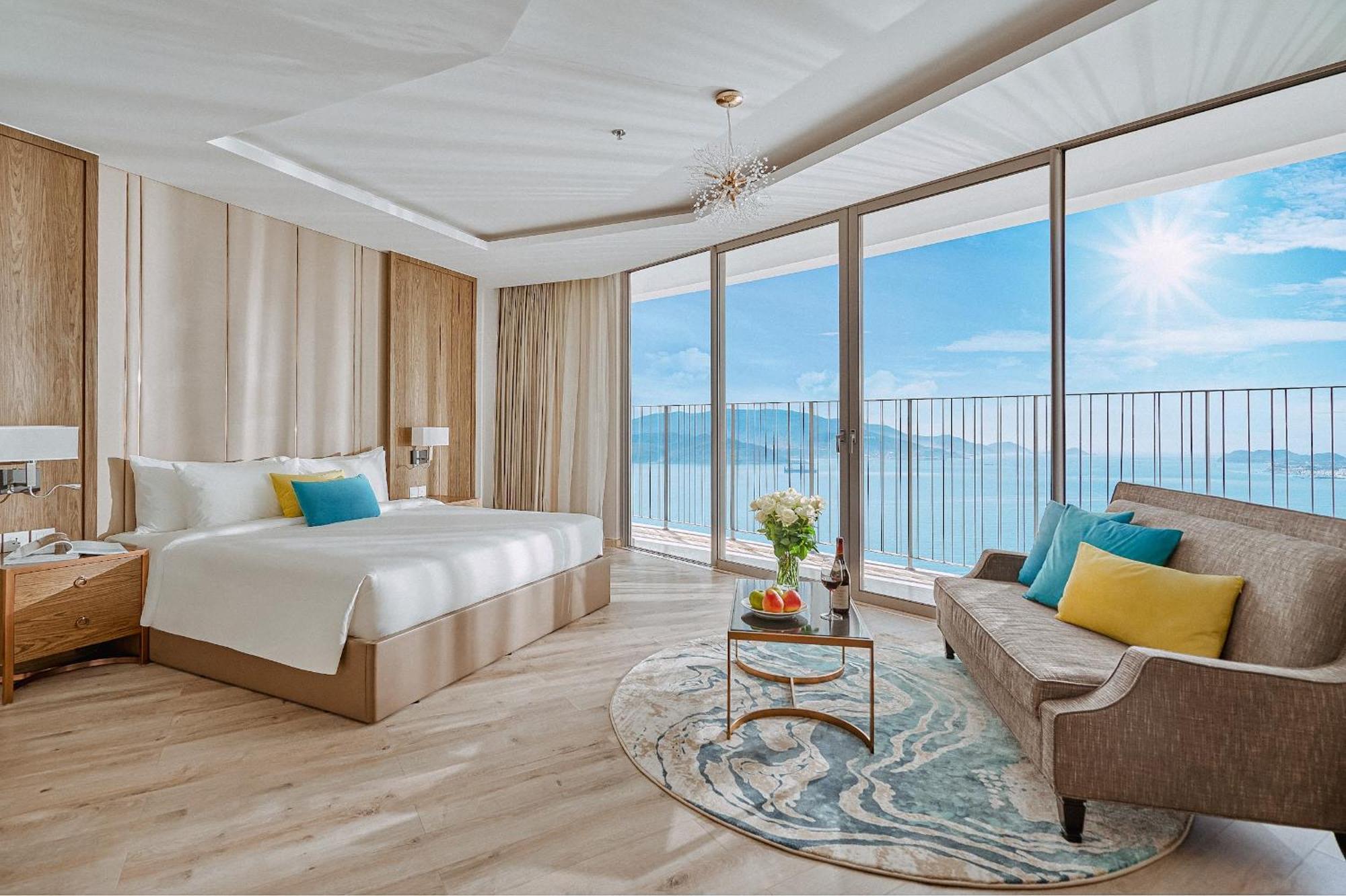 Coastal Panorama Oceanfront Suites Nha Trang Buitenkant foto